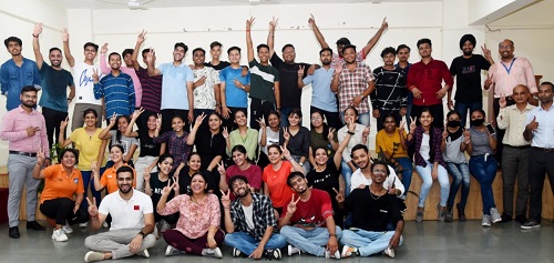 Students-Staff-of-HSMS