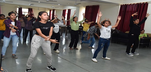 Students-participating-in-Zumba-dance