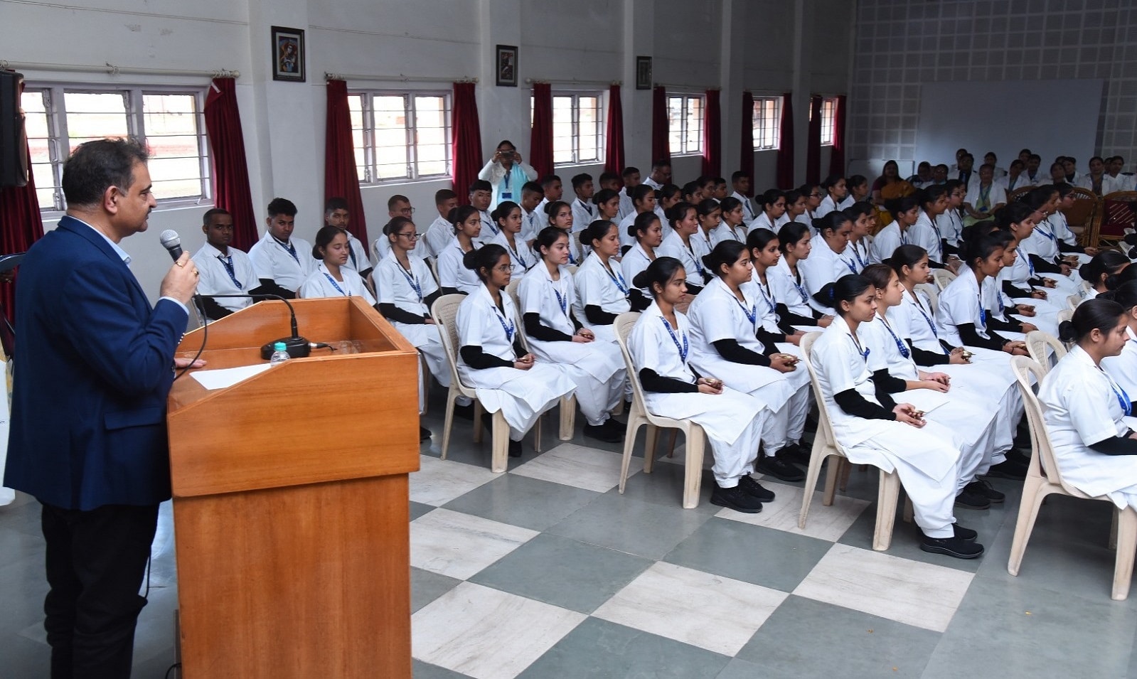 449c449e-10f2-4119-adf3-047bf385aa64